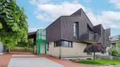 Titelbild - Großzügiges Design-Einfamilienhaus mit Kamin und Weitblick
