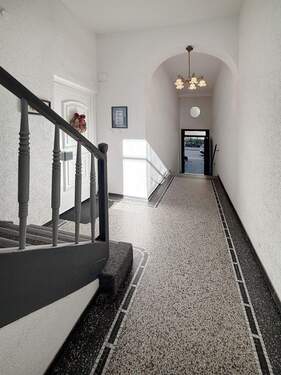 Hausflur - Terrassenwohnung mit 128,00 m² in Ludwigshafen am Rhein zum Kaufen