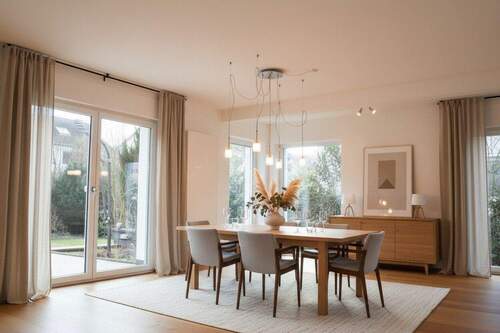 Wohn-/Essbereich visualisiert - 9 Zimmer Einfamilienhaus in Dreieich / Dreieichenhain