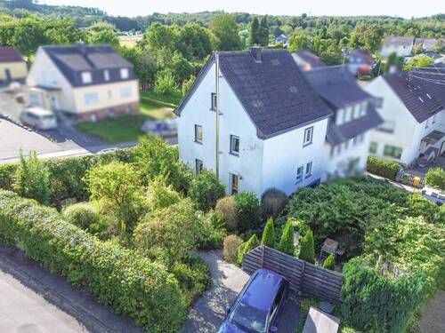 Seitenansicht - Wohnen im Fachwerk ein Zuhause mit Charakter bei Altenkirchen!