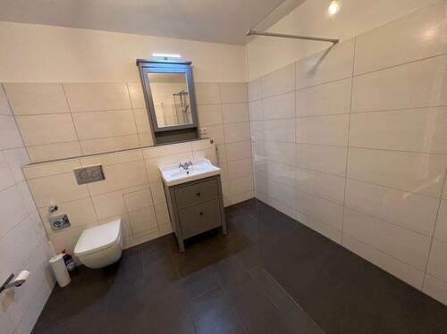 Badezimmer-1 - 
