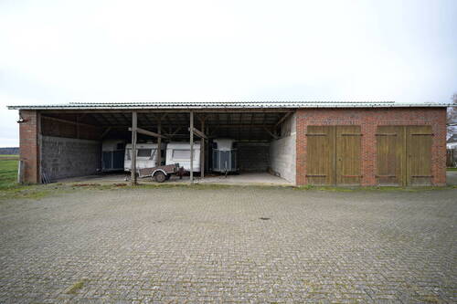 Carport und Garage - 