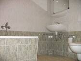 Bad mit Wanne - 
