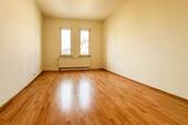 Wohnzimmer - 2 Zimmer Etagenwohnung zum Kaufen in Nürnberg