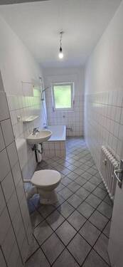 Bad - Etagenwohnung mit 69,90 m&sup2; in Duisburg zur Miete