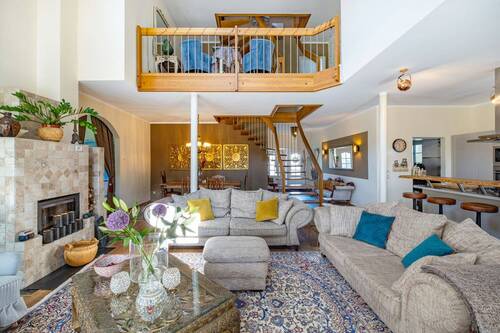 Wohnzimmer und Gallerie - 