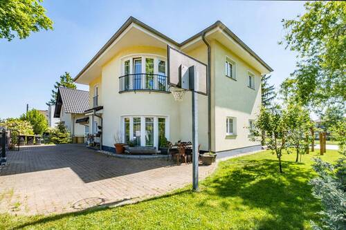 Straßenansicht - 5 Zimmer Einfamilienhaus in Berlin-Mahlsdorf