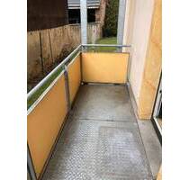 Großzügige 3-Zi. mit Lam., 2xBlk., Carport, Stellplatz und offener Küche in guter Lage! - Oberlungwitz