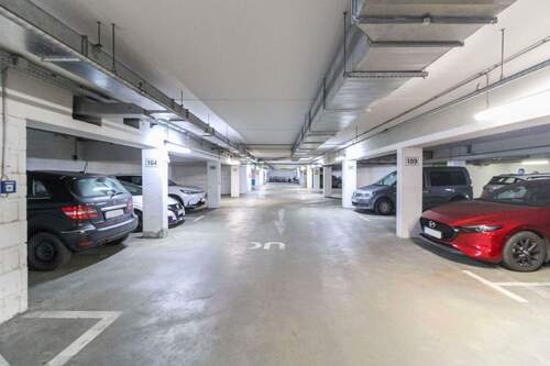 Tiefgaragenstellplatz - 