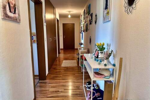 Flur mit Einbauschrank - 