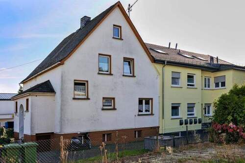 Seitenansicht 2 - 5 Zimmer Einfamilienhaus in Pottum