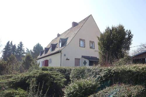Giebelansicht mit Eingangsbereich - 5 Zimmer Doppelhaushälfte zum Kaufen in Annaburg