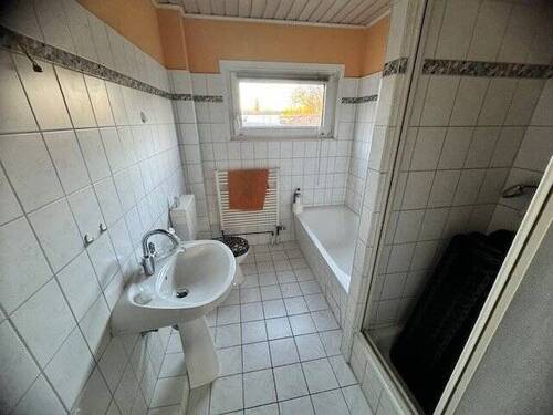 Vollbad/Duschbad/WC - 