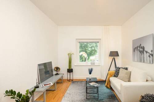 Wohnzimmer - 2 Zimmer Etagenwohnung zum Kaufen in Hamburg