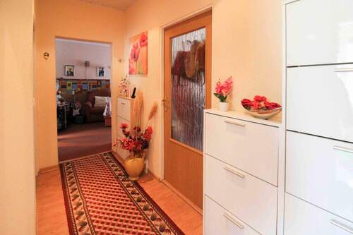 Flur (2) - 