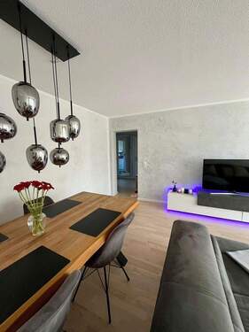 Wohn -und Essbereich - Bezugsfertige 3-Zi.-Wohnung in Gomaringen,top renoviert,Balkon,TG & Aufzug