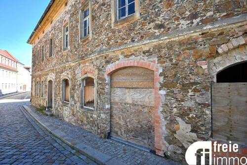 Fassade - Mehrfamilienhaus, Wohnhaus mit 394,00 m&sup2; in Radeburg zum Kaufen