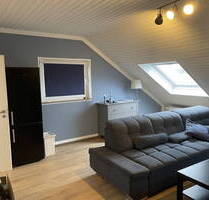 Schöne vollmöblierte 3,5-Zimmer Dachgeschosswohnung in Mannheim-Neckarau