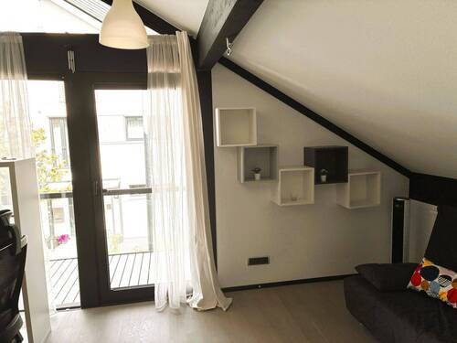 2 Zimmer mit Balkon - 