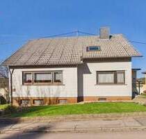 GREIMERATH (BEI ZERF): GEFPFLEGTES 1-2 FAMILIENHAUS 2 GARAGEN GARTEN IN TOP WOHNLAGE!