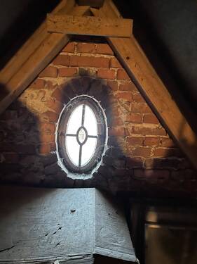 Fenster im Dachstuhl - 