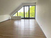 Wohnzimmer - 3 Zimmer Etagenwohnung zur Miete in Saarbrücken