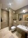 Elternbadezimmer mit Dusche - 