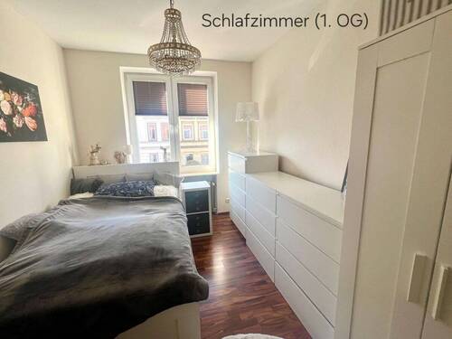 Schlafzimmer (1. OG) - 