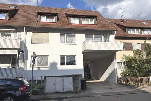 Hausansicht - 1 Zimmer Mehrfamilienhaus, Wohnhaus zum Kaufen in Stuttgart