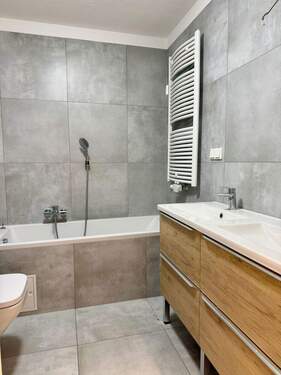 Modernes Badezimmer - 