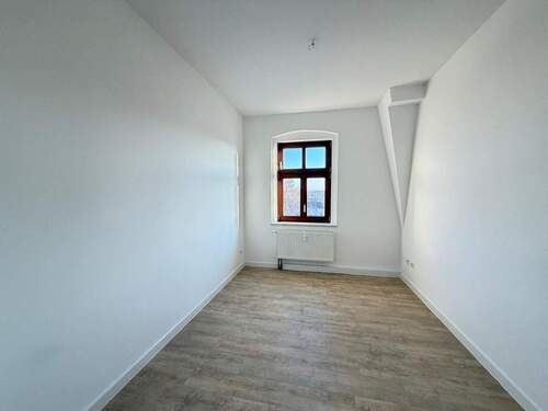 Helles Zimmer mit Fenster - 