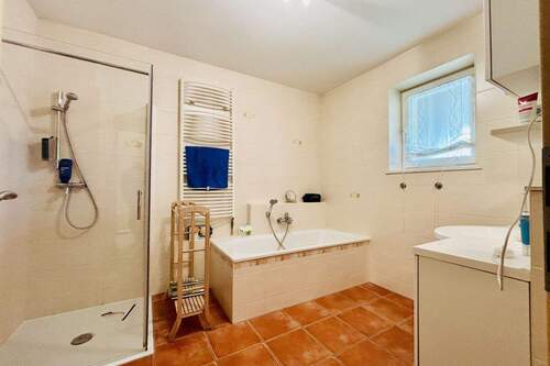 Bad im Erdgeschoß - 