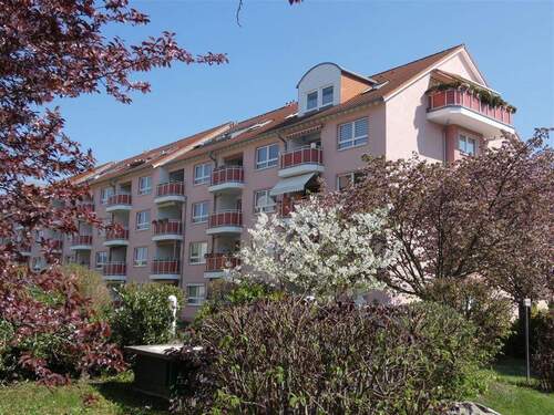 Hausansicht - AB SOFORT - 3-Zimmer-Wohnung mit EBK und Balkon