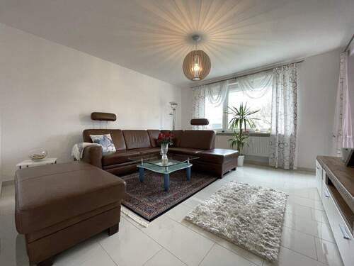 Wohnzimmer - Modernisierte Wohlfühlwohnung in zentraler Elmshorner Lage