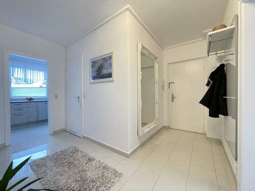 Flur - Etagenwohnung mit 70,60 m&sup2; in Elmshorn zum Kaufen