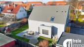 Hausansicht + Terrasse - 