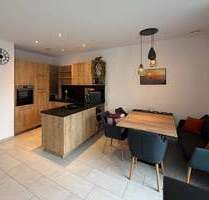 Großzügige und Helle 3-ZKB mit Balkon, Aufzug, Keller und 2 TG-Stellplätzen - Ried