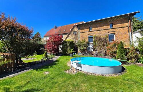 Garten - 8 Zimmer Mehrfamilienhaus, Wohnhaus zum Kaufen in Gröbzig