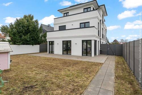 Hausansicht Gartenseite. - 