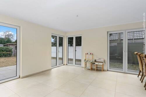 Essbereich, ebenfalls mit Zugang zur Terrasse. - 