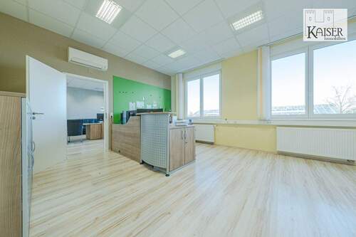 DSCF1843 - Büro mit großer Werkhalle in bester Verkehrsanbindung