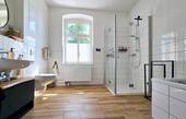 Badezimmer - Etagenwohnung mit 76,40 m&sup2; in Petersberg zur Miete