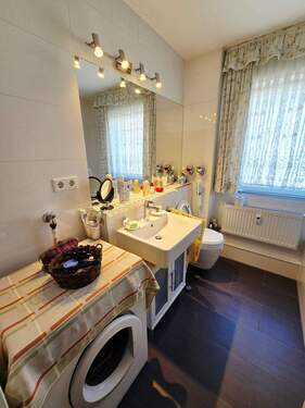 Bad NEU - Tolle 2 Zimmer Wohnung mit Balkon in NürnbergGalgenhof