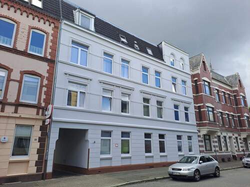 Wohngebäude - Moderne 3-Zimmer-Wohnung im Stadtzentrum von Neumünster