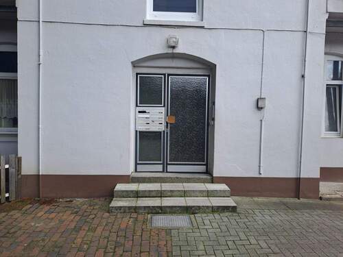 Hauseingang - 3 Zimmer Etagenwohnung in Neumünster