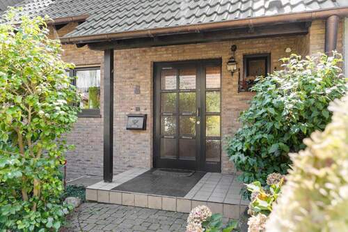 Eingang - 5 Zimmer Reihenmittelhaus zum Kaufen in Köln