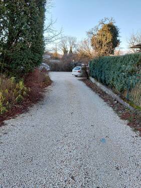 Weg zum hauseigenen Parkplatz.... - 1 Zimmer Mehrfamilienhaus, Wohnhaus in Salem - Stefansfeld