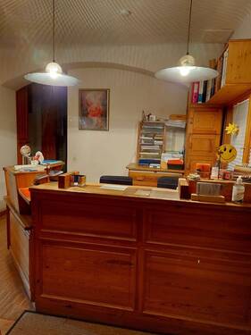Praxis im Erdgeschoß - hier der Empfang - 
