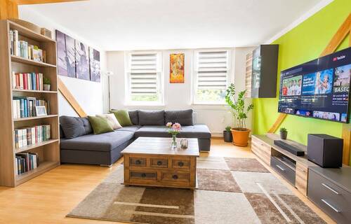 Wohnzimmer - Geräumige 3-Zimmer-Wohnung - 435,00&nbsp;EUR Kaltmiete, ca.&nbsp; 78,00&nbsp;m&sup2;&nbsp;Wohnfl&auml;che