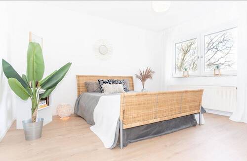 Bild 1 - Sofort einziehen! Frisch renovierte 4-Zimmer-Wohnung mit Balkon in ruhigerLage